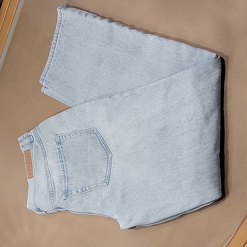 Pacsun, Size 28 Boyfriend Jeans, Light Wash, Destroyed, Exc. Used Condition.